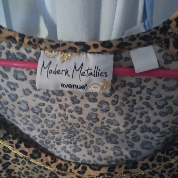 Top - Picture 2 of 3